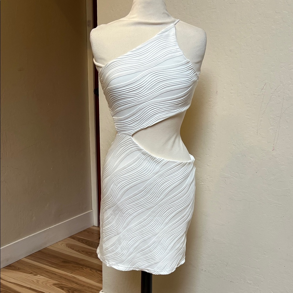 Fashion Nova backless dress NWT